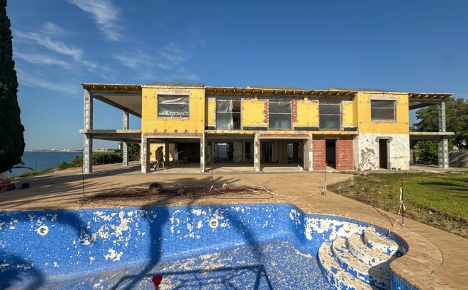 Resale - Villa -
Cabo Roig - Costa Blanca