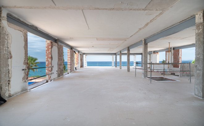 Resale - Villa -
Cabo Roig - Costa Blanca