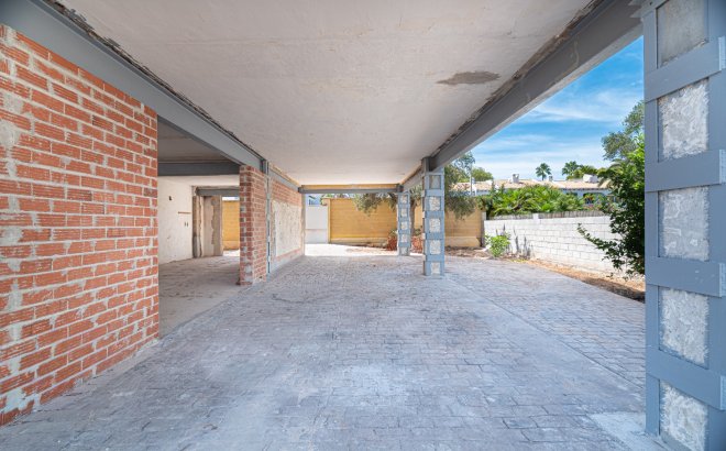 Resale - Villa -
Cabo Roig - Costa Blanca