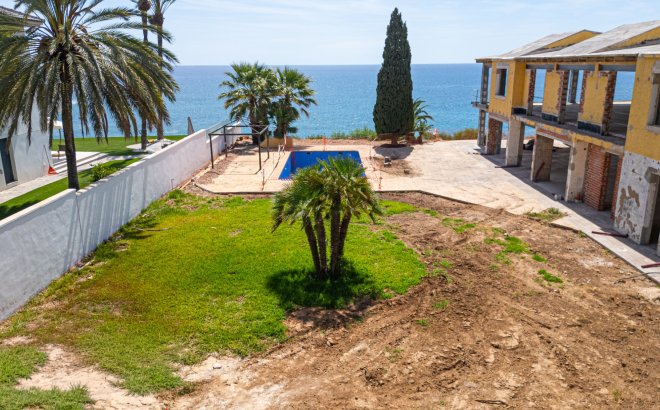 Resale - Villa -
Cabo Roig - Costa Blanca