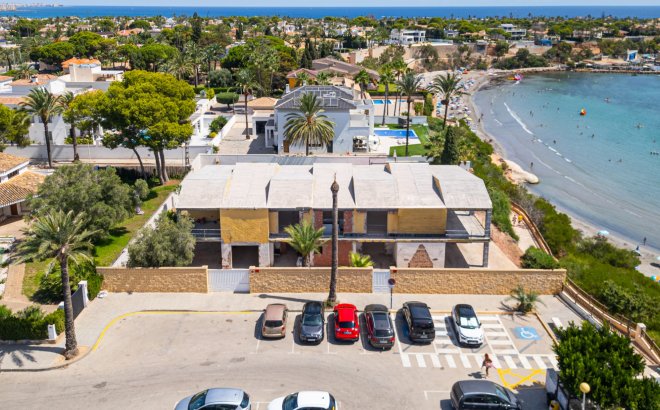 Resale - Villa -
Cabo Roig - Costa Blanca