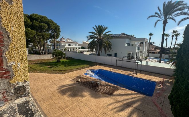 Resale - Villa -
Cabo Roig - Costa Blanca