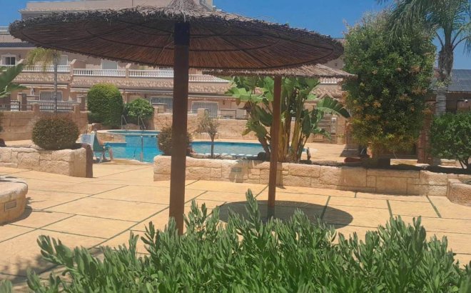 Resale - Villa -
Villamartin - Costa Blanca