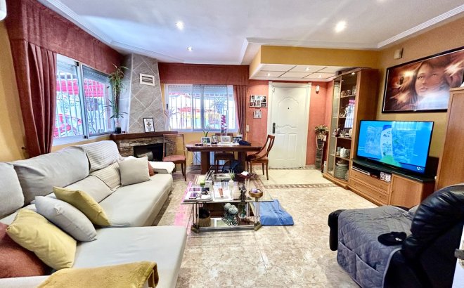 Resale - Town House -
Los Altos - Costa Blanca