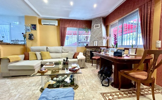 Resale - Town House -
Los Altos - Costa Blanca