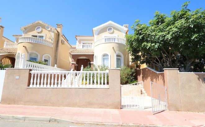 Resale - Villa -
Orihuela Costa - Costa Blanca
