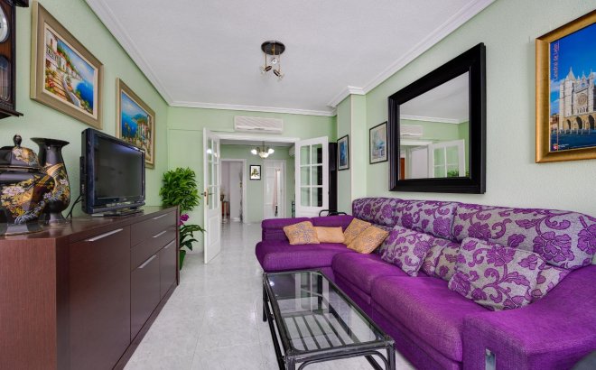 Resale - Apartment -
Torrevieja - Antonio Machado