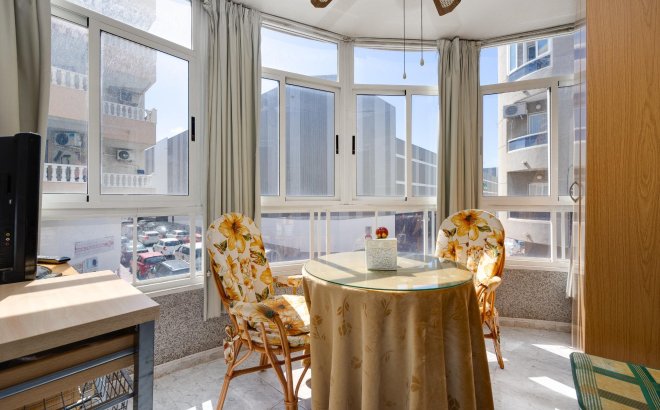 Resale - Apartment -
Torrevieja - Antonio Machado