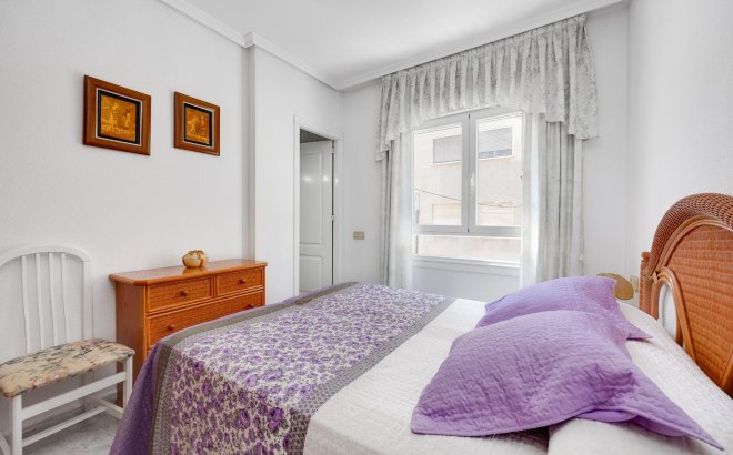 Resale - Apartment -
Torrevieja - Antonio Machado