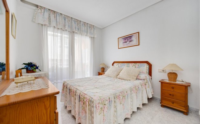 Resale - Apartment -
Torrevieja - Antonio Machado