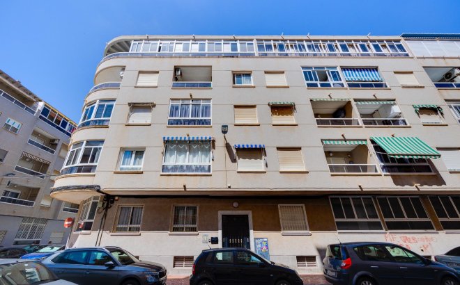 Resale - Apartment -
Torrevieja - Antonio Machado