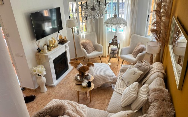 Resale - Villa -
El Raso - Costa Blanca