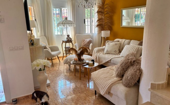 Resale - Villa -
El Raso - Costa Blanca