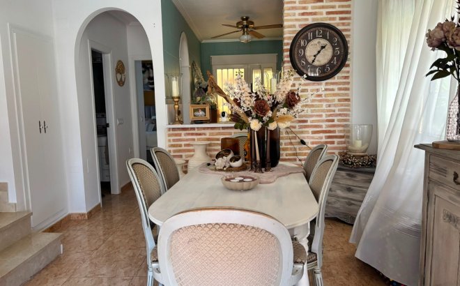 Resale - Villa -
El Raso - Costa Blanca