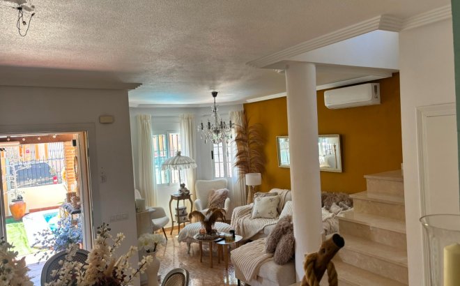 Resale - Villa -
El Raso - Costa Blanca