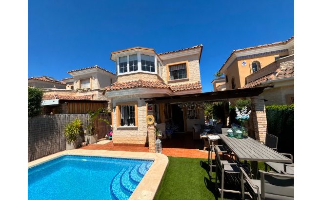 Resale - Villa -
El Raso - Costa Blanca