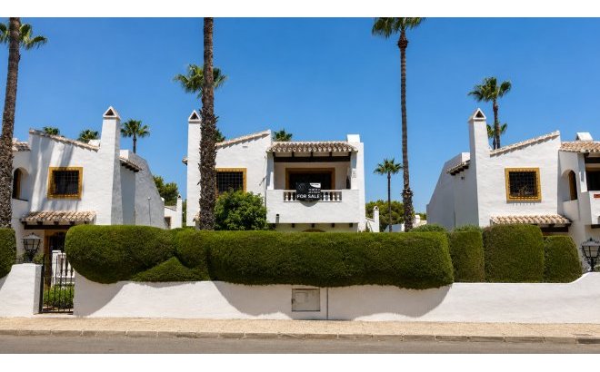 Resale - Villa -
Orihuela Costa - Costa Blanca