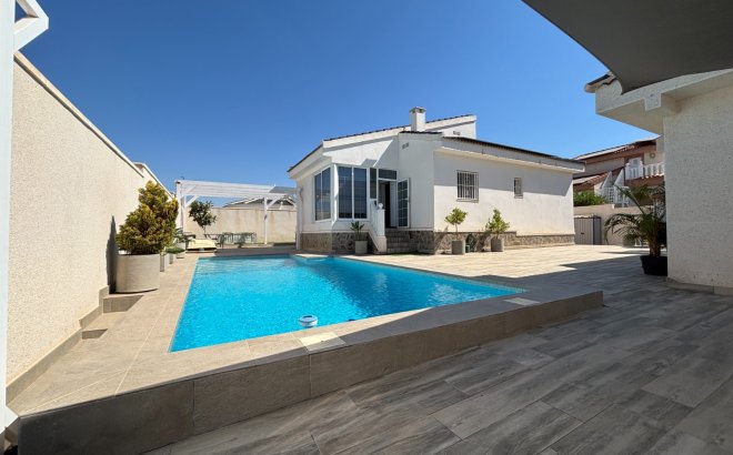 Resale - Villa -
Ciudad Quesada - Costa Blanca