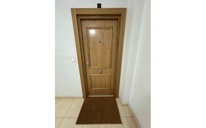 Resale - Apartment -
Torrevieja - Centro
