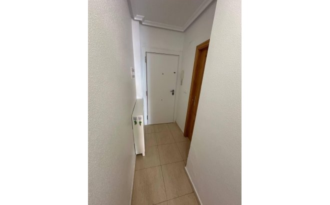 Resale - Apartment -
Torrevieja - Centro