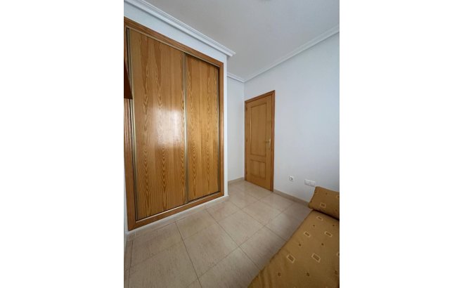 Resale - Apartment -
Torrevieja - Centro