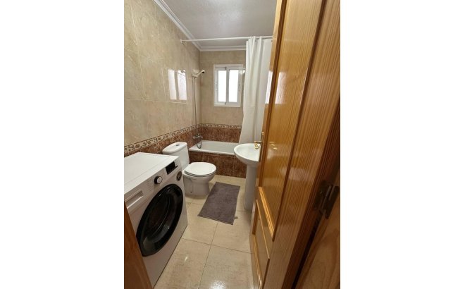 Resale - Apartment -
Torrevieja - Centro