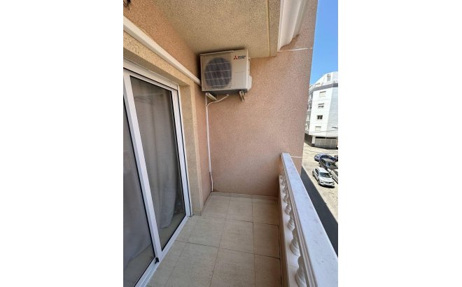 Resale - Apartment -
Torrevieja - Centro