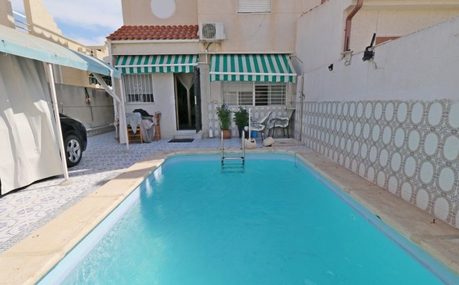 Resale - Quad House -
Torrevieja - Torretas