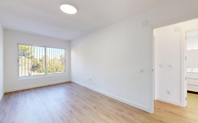 Resale - Bungalow -
Orihuela Costa - Villamartín