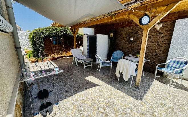 Resale - Villa -
Torrevieja - La Siesta - El Salado - Torreta
