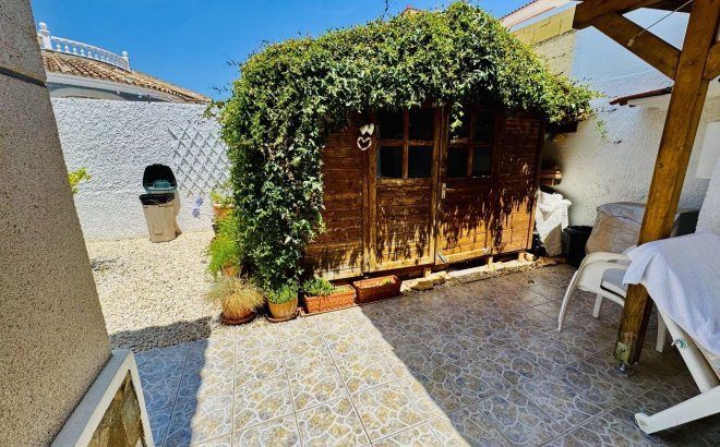 Resale - Villa -
Torrevieja - La Siesta - El Salado - Torreta