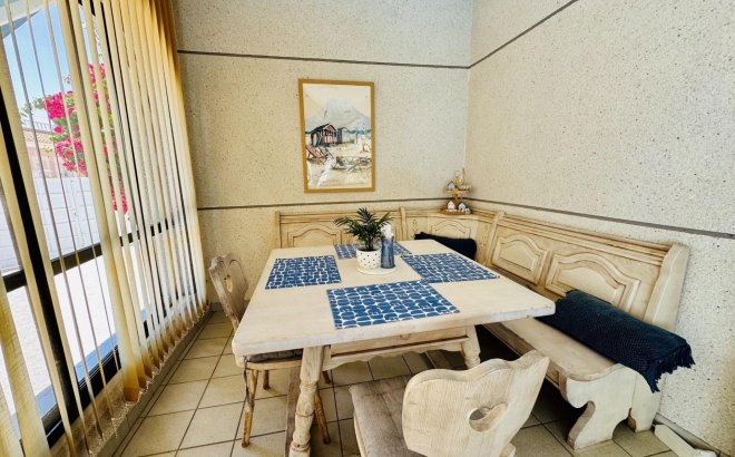 Resale - Villa -
Torrevieja - La Siesta - El Salado - Torreta