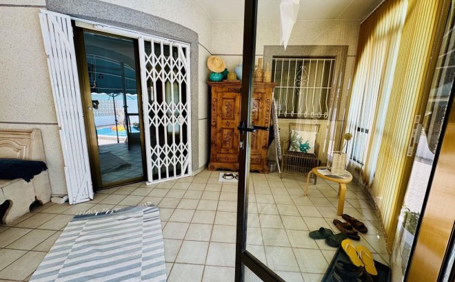 Resale - Villa -
Torrevieja - La Siesta - El Salado - Torreta