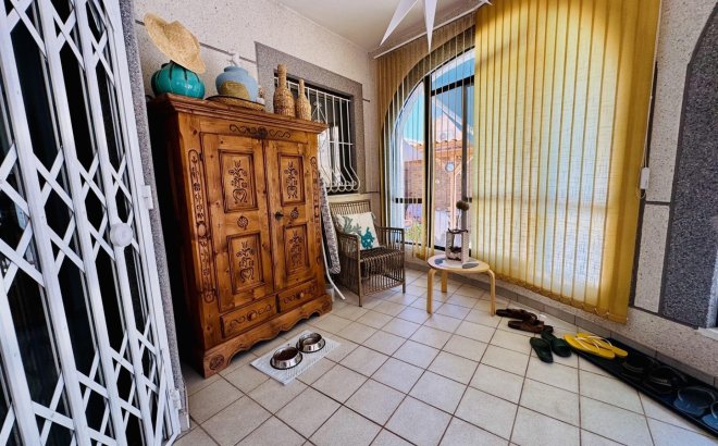 Resale - Villa -
Torrevieja - La Siesta - El Salado - Torreta