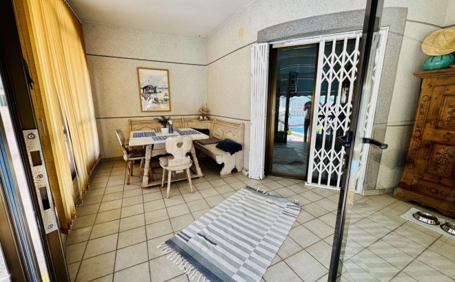 Resale - Villa -
Torrevieja - La Siesta - El Salado - Torreta