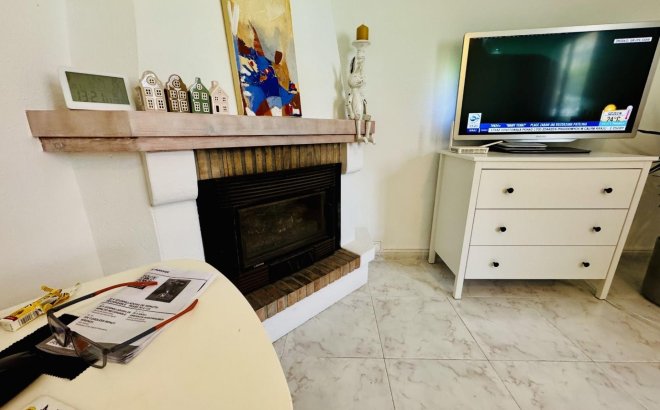 Resale - Villa -
Torrevieja - La Siesta - El Salado - Torreta