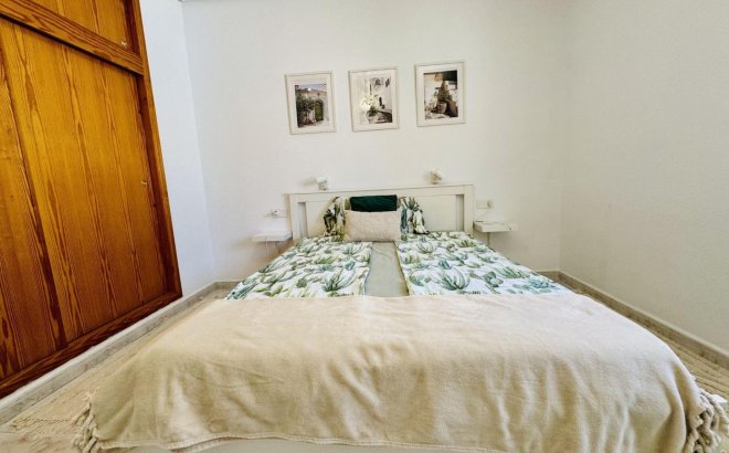 Resale - Villa -
Torrevieja - La Siesta - El Salado - Torreta