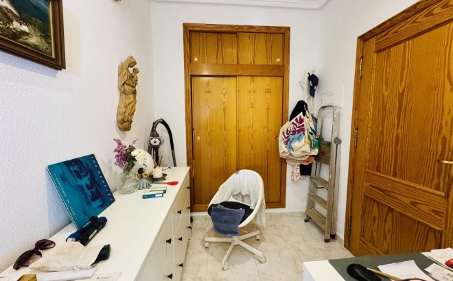 Resale - Villa -
Torrevieja - La Siesta - El Salado - Torreta