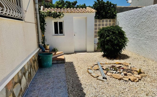 Resale - Villa -
Torrevieja - La Siesta - El Salado - Torreta