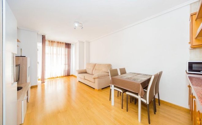 Resale - Apartment -
Torrevieja - Playa del Cura