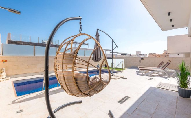 Resale - Villa -
Orihuela Costa - Costa Blanca
