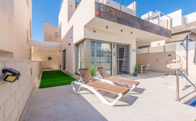 Resale - Villa -
Orihuela Costa - Costa Blanca