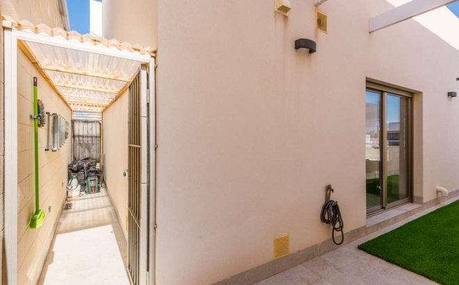 Resale - Villa -
Orihuela Costa - Costa Blanca