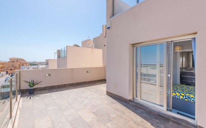 Resale - Villa -
Orihuela Costa - Costa Blanca