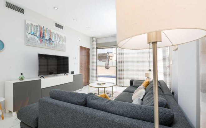 Resale - Villa -
Orihuela Costa - Costa Blanca