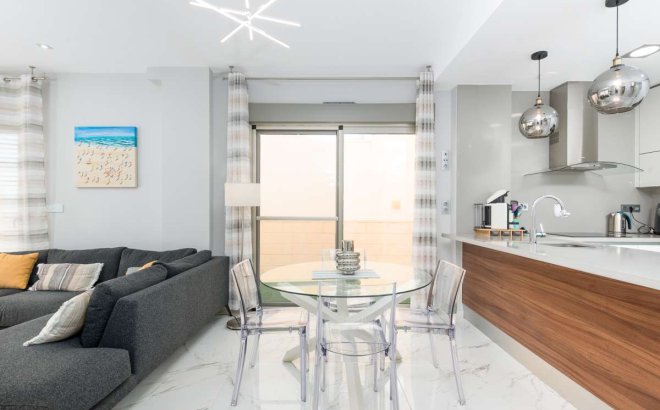 Resale - Villa -
Orihuela Costa - Costa Blanca