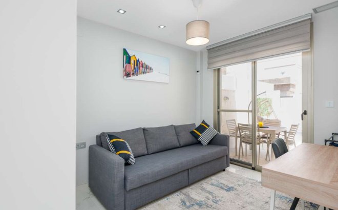 Resale - Villa -
Orihuela Costa - Costa Blanca