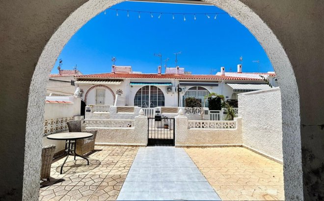 Resale - Bungalow -
Torrevieja - Costa Blanca