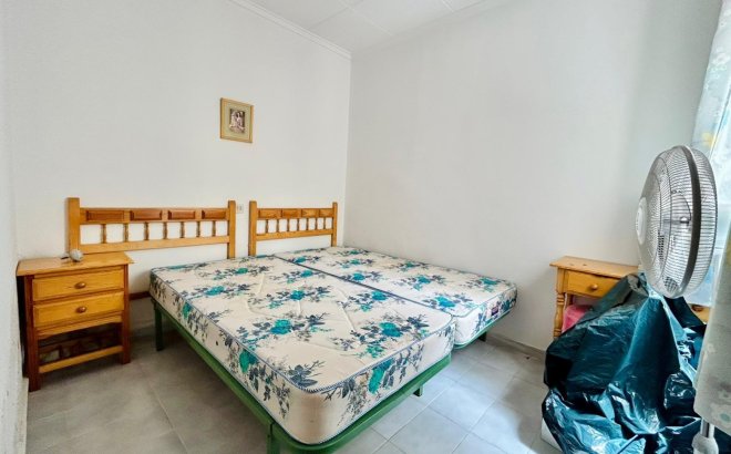 Resale - Bungalow -
Torrevieja - Costa Blanca