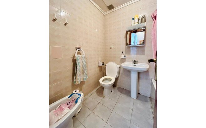 Resale - Bungalow -
Torrevieja - Costa Blanca